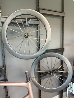 Wave carbon wheelset with carbon spokes ceramic bearings