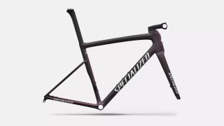 TARMAC SL8 FRMSET CARB/REDPRL/METWHTSIL 