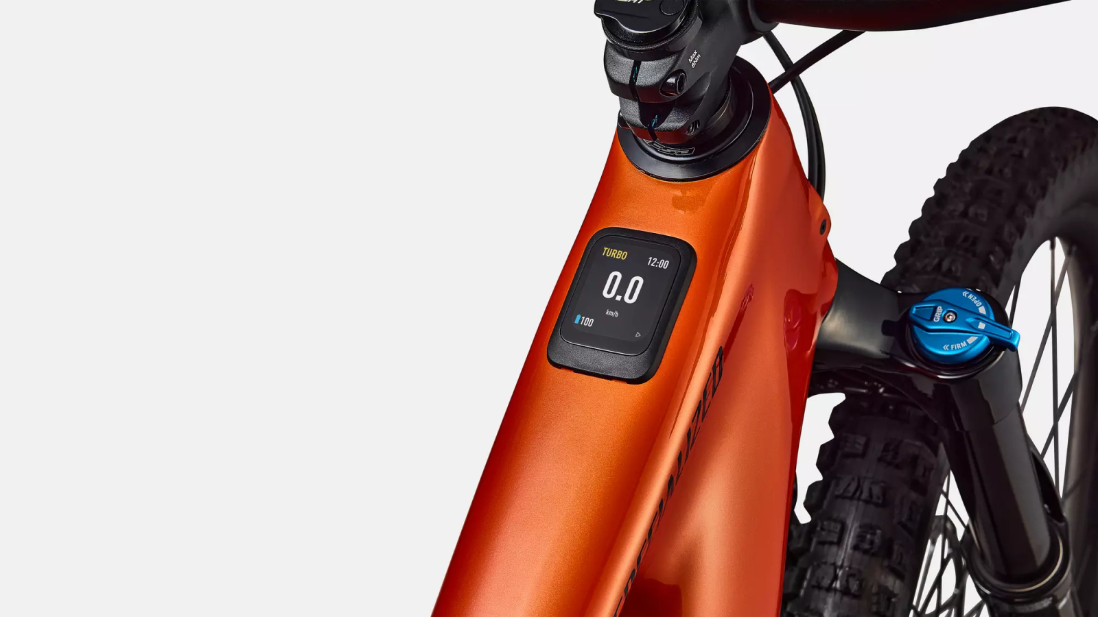 levo comp carbon oranje 4